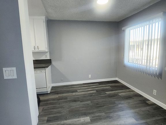 5th image of 423 N Hobart Blvd #203