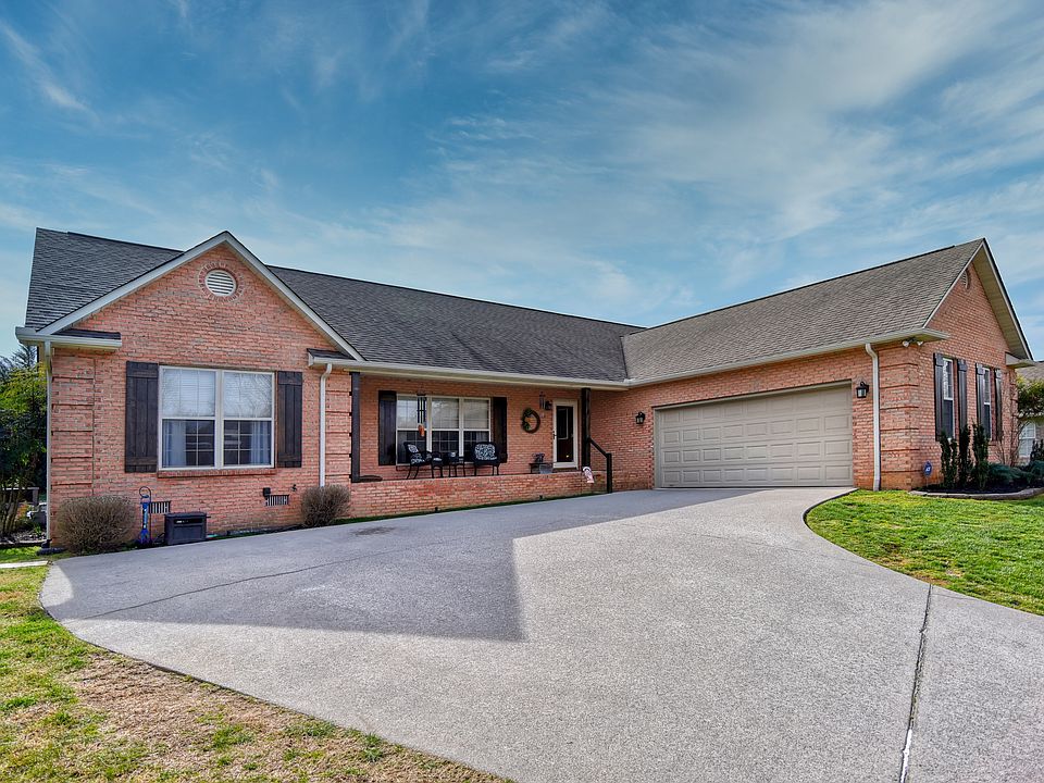 1st image of 112 Green Briar Cir