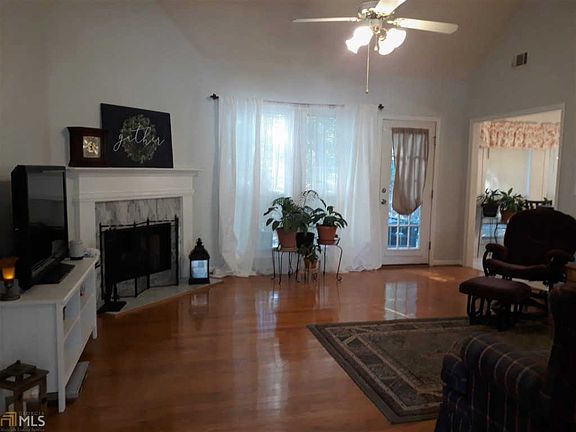 4th image of 428 Grove Hill Dr