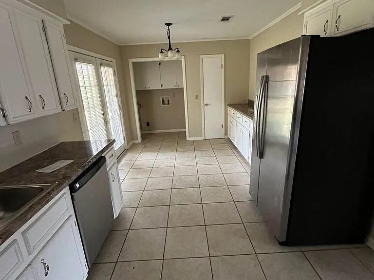 226 Justin Cir — Photo 4