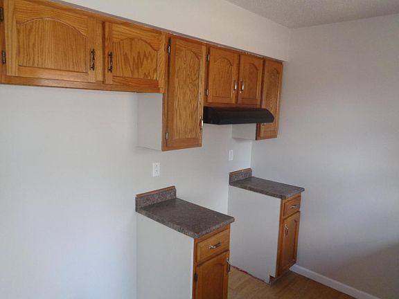 5th image of 419 Wessar Dr