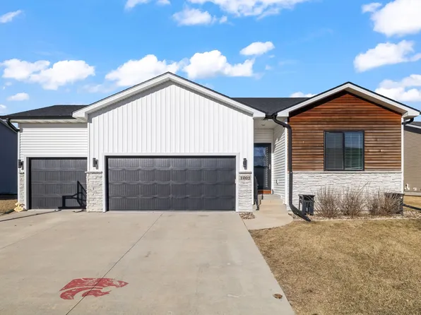 1005 Juniper Dr, Carlisle, IA 50047