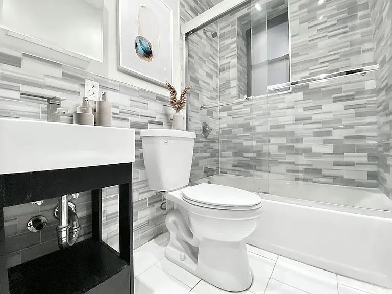241 W 115th St #1B — Photo 6