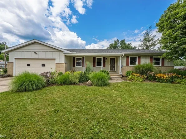 812 Mark Dr, Akron, OH 44313