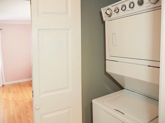 4th image of 450 Beach 125th St