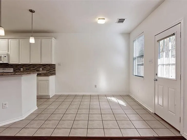 74 Blue Creek Ct — Photo 9
