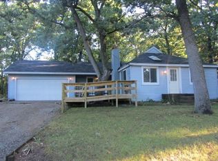 1843 Oak Cliff Dr NE, Grand Rapids, MI 49525