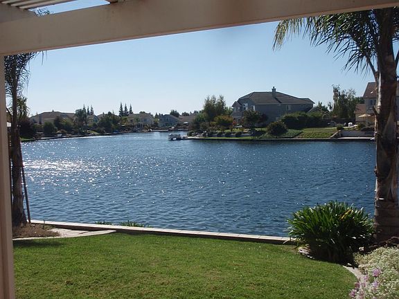 4th image of 3592 Lake Front Dr