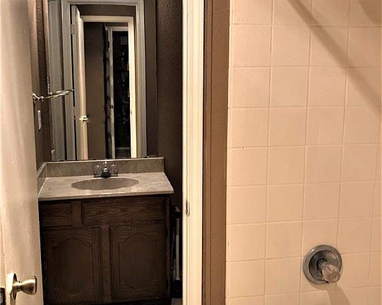 3rd image of 1729 Quinlan Ct