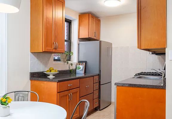 5th image of 488 Ocean Pkwy APT 6G