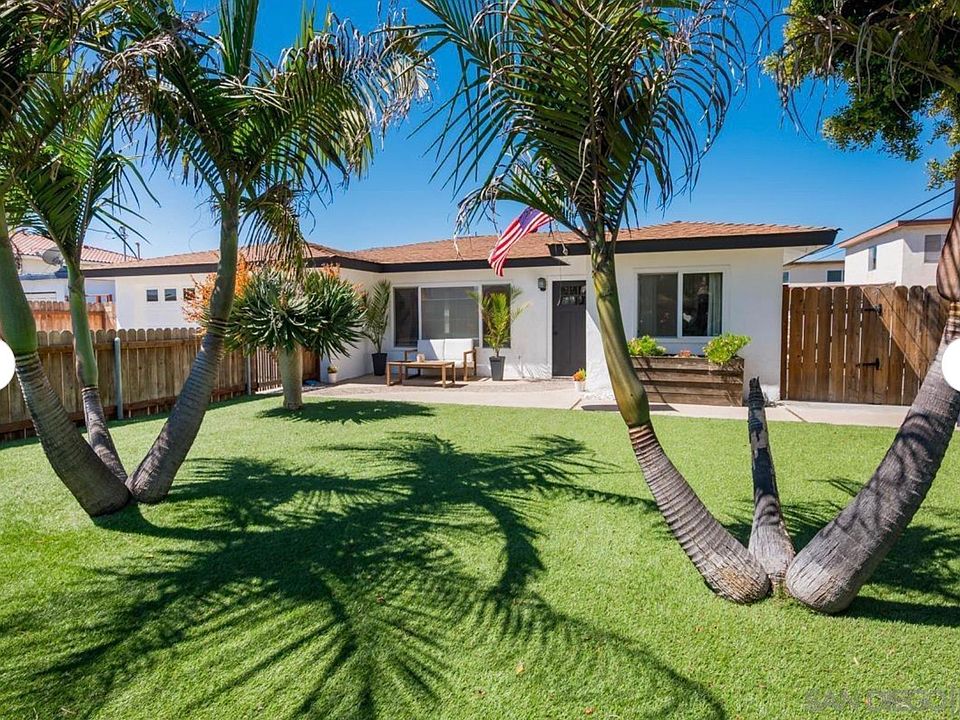 Super cool front yard