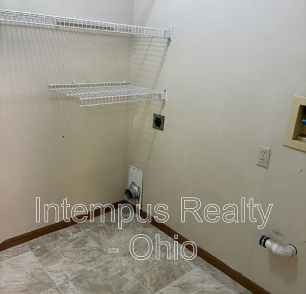 7465 Huntington Dr #5 — Photo 10