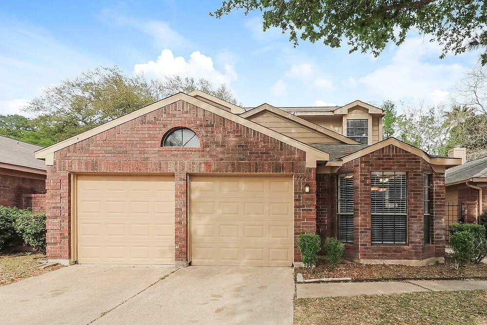3 bed, 2.0 bath, 1552 sqft, $2,000 — Photo 1