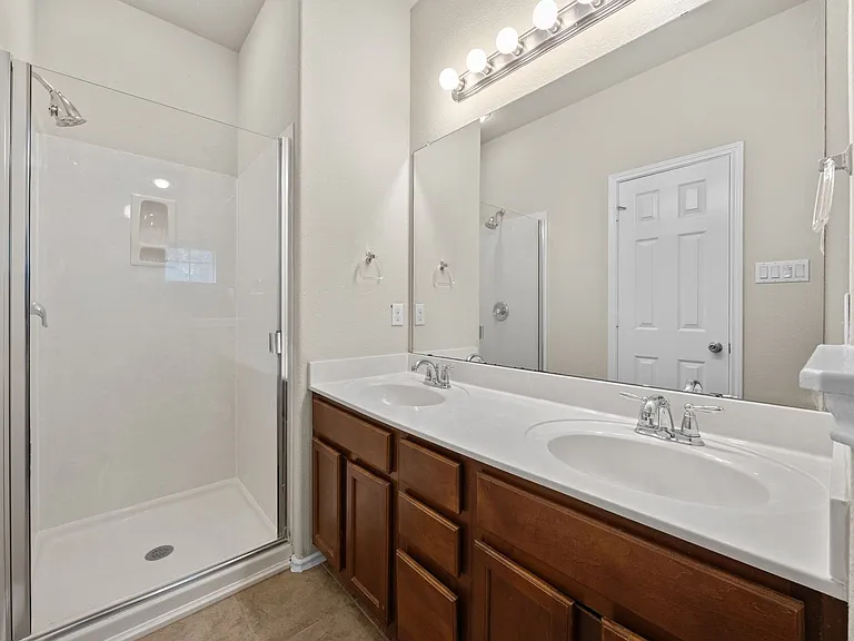 1310 W Parmer Ln #16A — Photo 14
