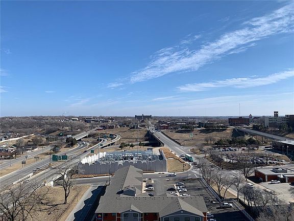 3rd image of 600 Admiral Blvd APT 1706