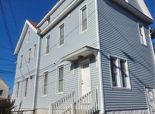 1048 Kossuth St, Bridgeport, CT 06608