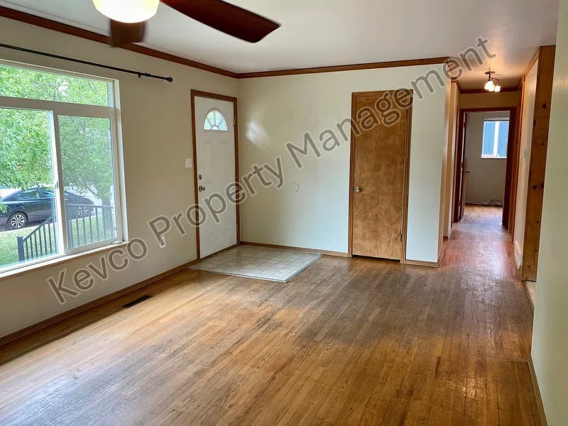 4 bed, 1752 sqft, $2,395 — Photo 4