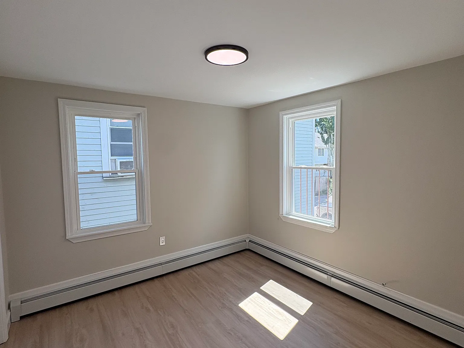 1 bed, 500 sqft, $1,600 — Photo 3