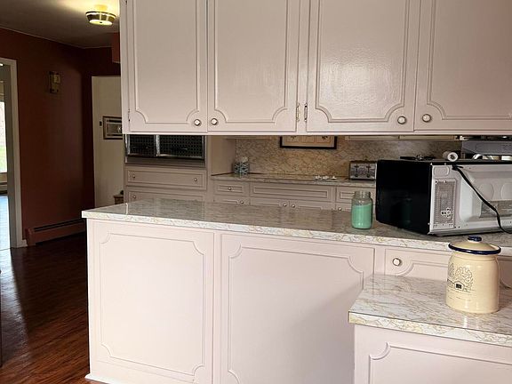 4th image of 1602 Beck Dr