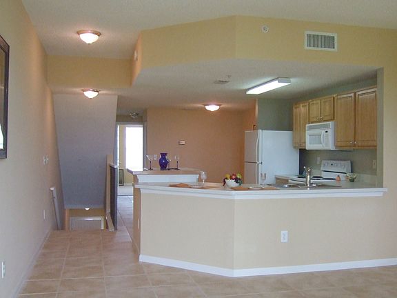 3rd image of 4020 Grande Vista Blvd APT 130