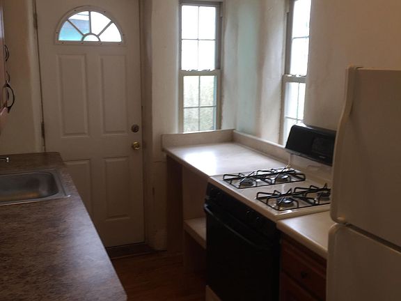 2nd image of 48 Tompkins Cir #48