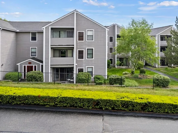 6 Marc Dr APT 6A4, Plymouth, MA 02360