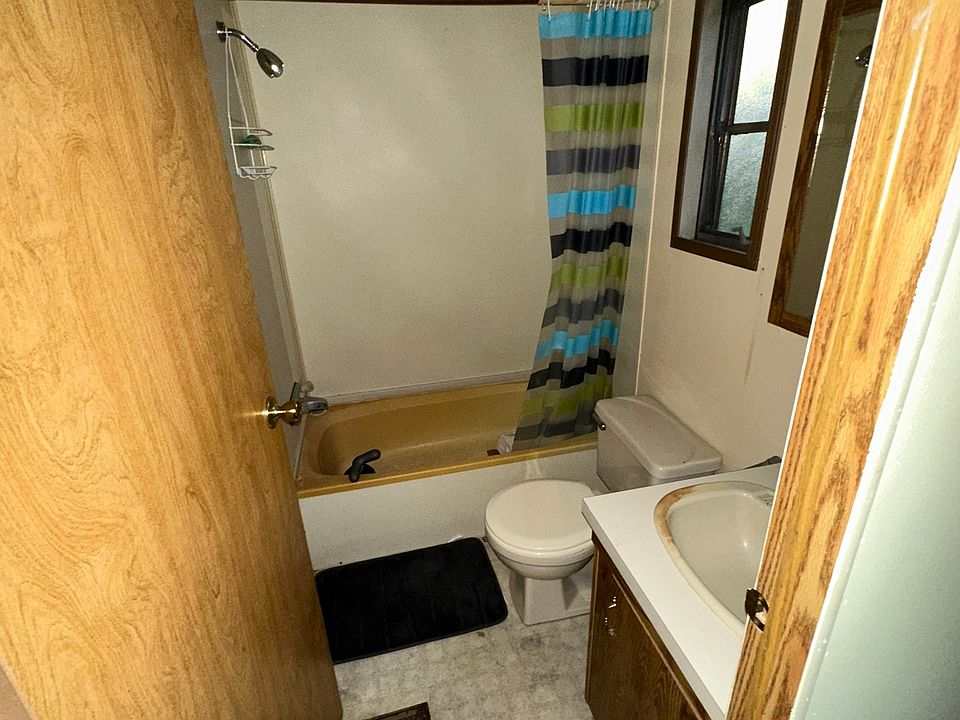 Bathroom #2, Tub Shower Combination
