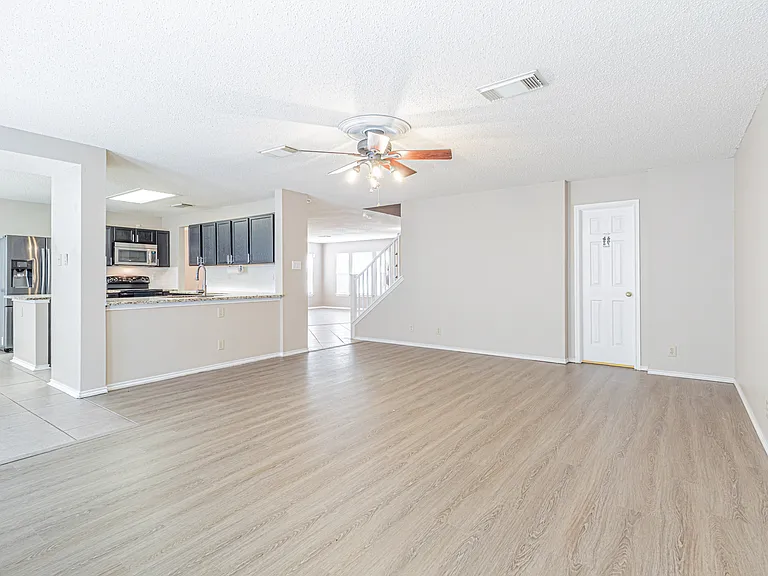 420 Ashley Park — Photo 4