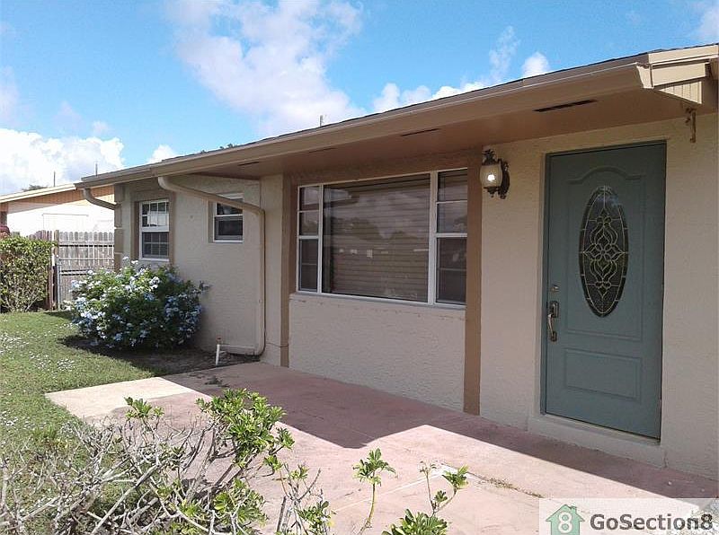 1st image of 620 NW 3rd Ave