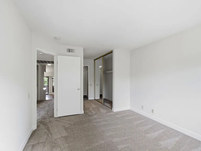 479 Costa Mesa Ter #F — Photo 19