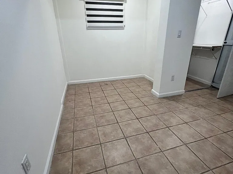 11510 SW 5th St — Photo 9