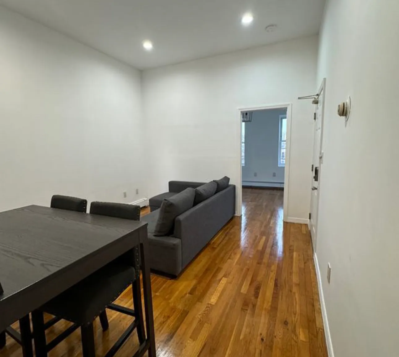 2 bed, 535 sqft, $2,200 — Photo 3