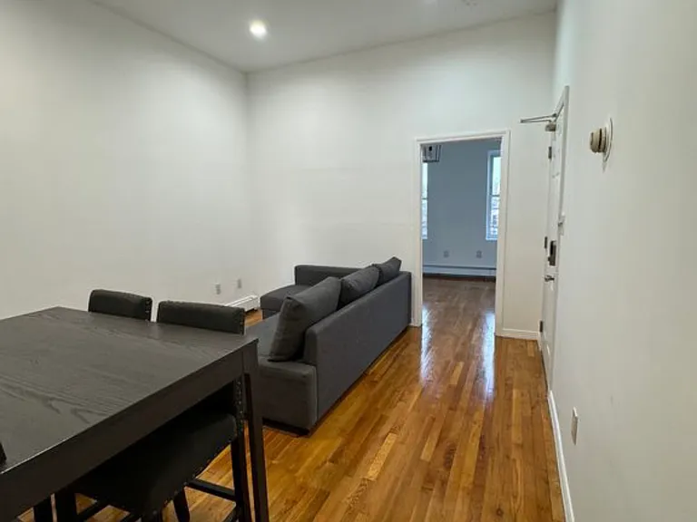 57 Saint Pauls Ave #4R — Photo 3