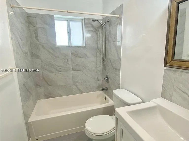 2345 Douglas St — Photo 22