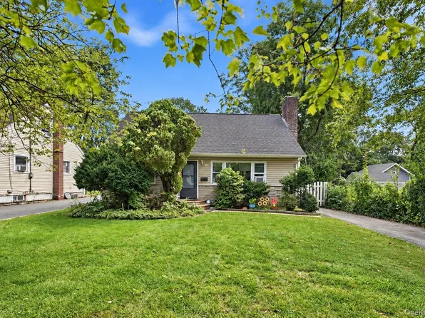 20 W 18th Street, Huntington Station, NY 11746