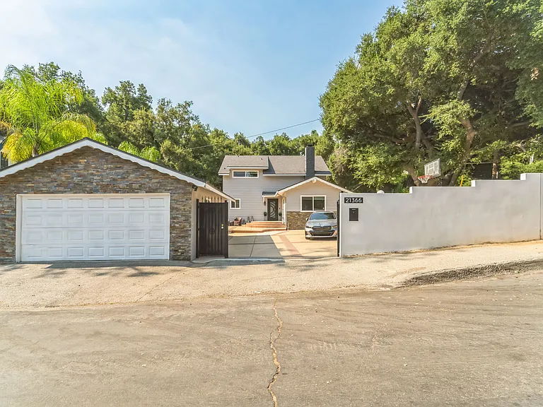 21366 Rios St — Photo 15