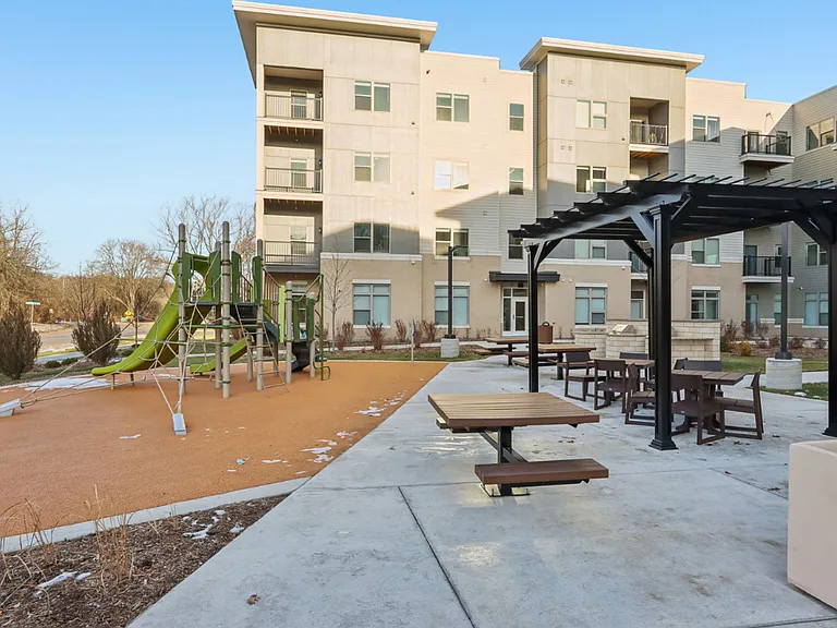 The Flats at Bishop's Woods — Photo 33