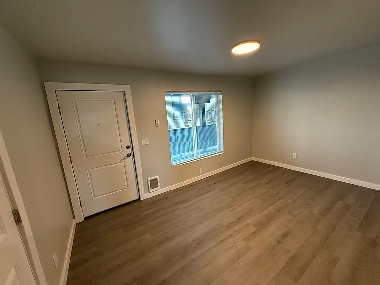 3130 Broadway #6 — Photo 11