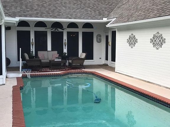 3rd image of 4517 Waterford Dr