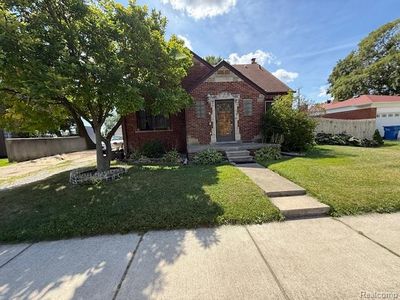 12490 E Thirteen Mile Rd, Warren, MI, 48093