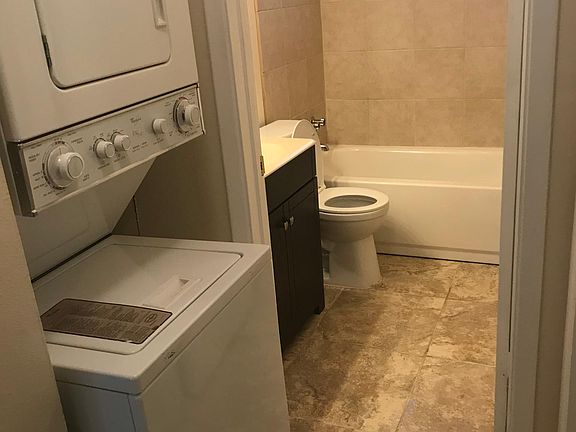 4th image of 3221 Morris St NE #3