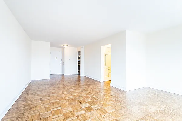 Rented by (Legacy) Elegran | media 9