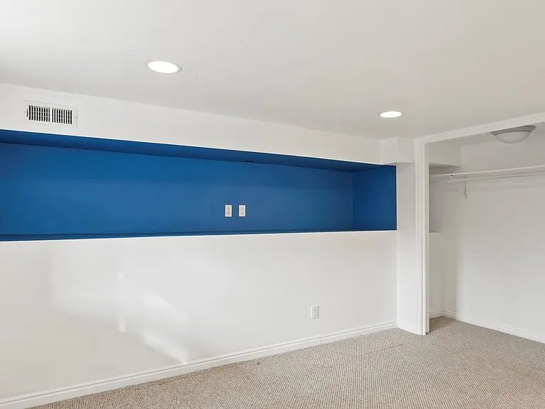 668 E Bryan Ave — Photo 14