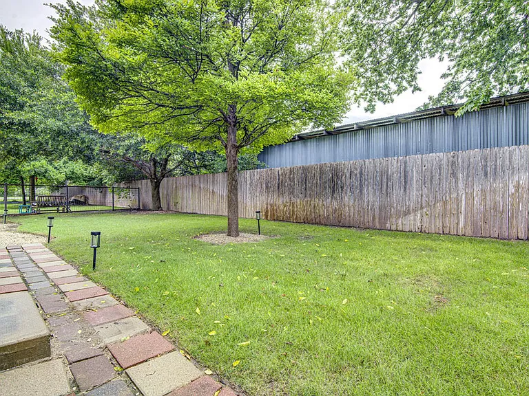 1409 Lorraine Loop #1409 — Photo 27
