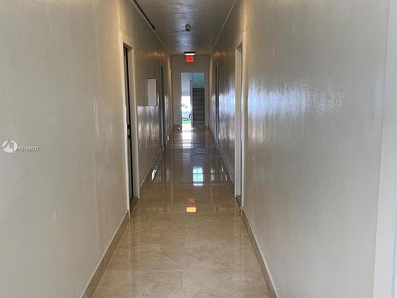 3rd image of 130 Antiquera Ave #11