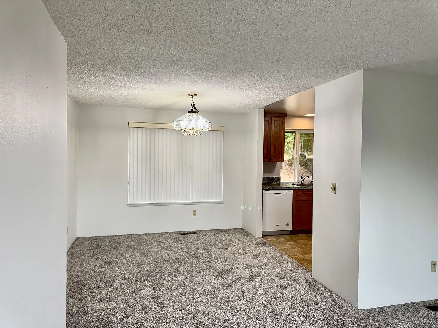 Move-in-Special - $1000 — Photo 4