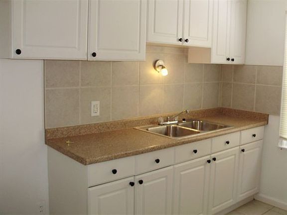 KITCHEN PIC#1
