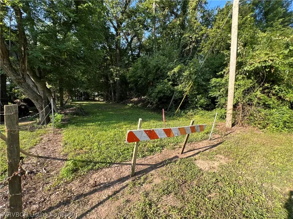 Pt Of Gov Lots 1&2 Accreted Lands S33 T11n R27e 45, Moffett, OK 74946