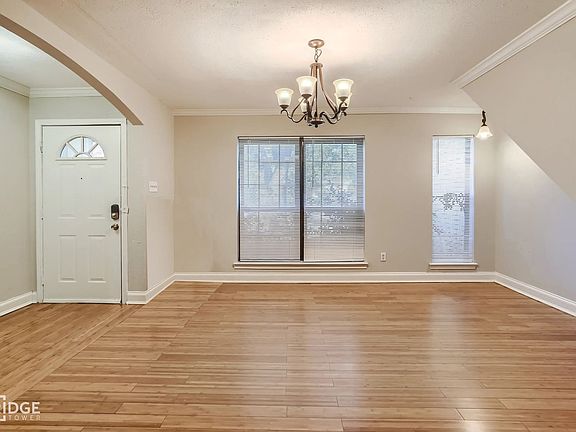 3rd image of 303 Trailridge Dr
