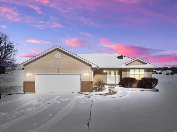 38 Maryln Ln, Hawk Point, MO 63349